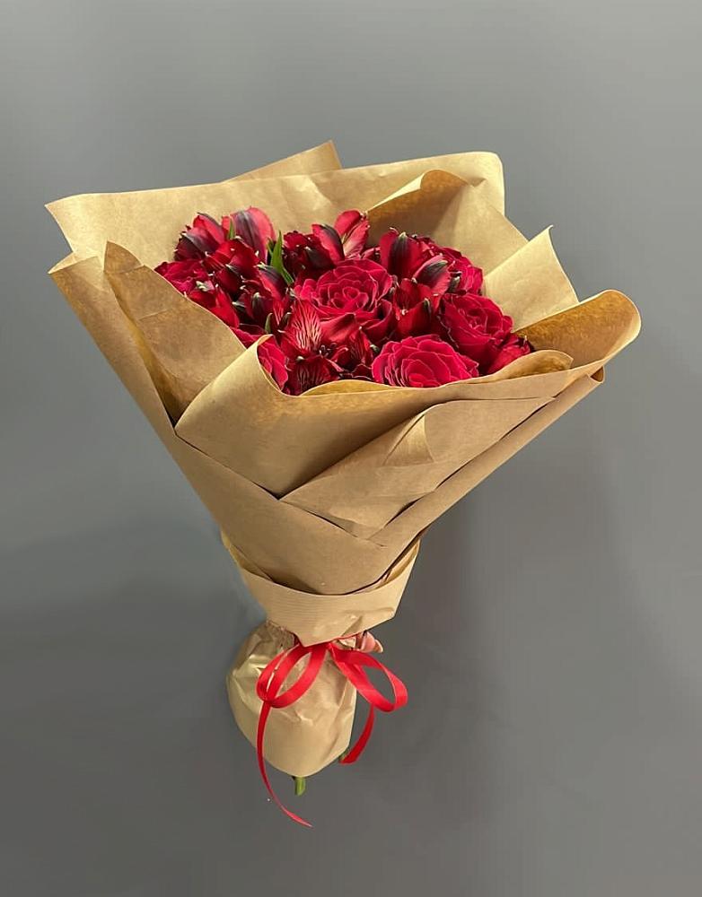 Букет цветов из: Альстромерии и Розы в Кораблино