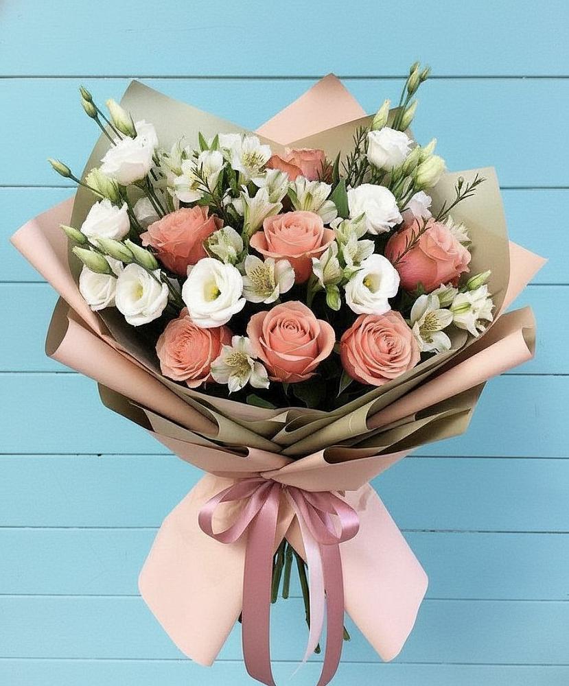 Букет цветов из: Розы, Альстромерии и Лизиантусы в Кораблино