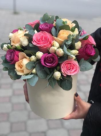 Цветочная композиция из Розы в шляпной коробке в Кораблино