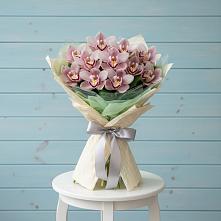 Букет цветов из:  Орхидеи и Розы #REPLACE_PRED# Кораблино