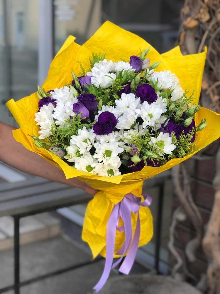 Букет цветов из: Ирисы, Хризантемы и Ромашки в Кораблино