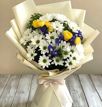 Букет цветов из:  Ирисы, Хризантемы и Розы #REPLACE_PRED# Кораблино