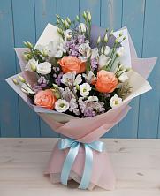 Букет цветов из:  Лизиантусы, Розы, Альстромерии и Гипсофила в Кораблино