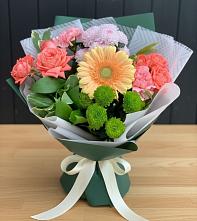 Букет цветов из:  Гвоздики, Розы, Герберы и Хризантемы в Кораблино