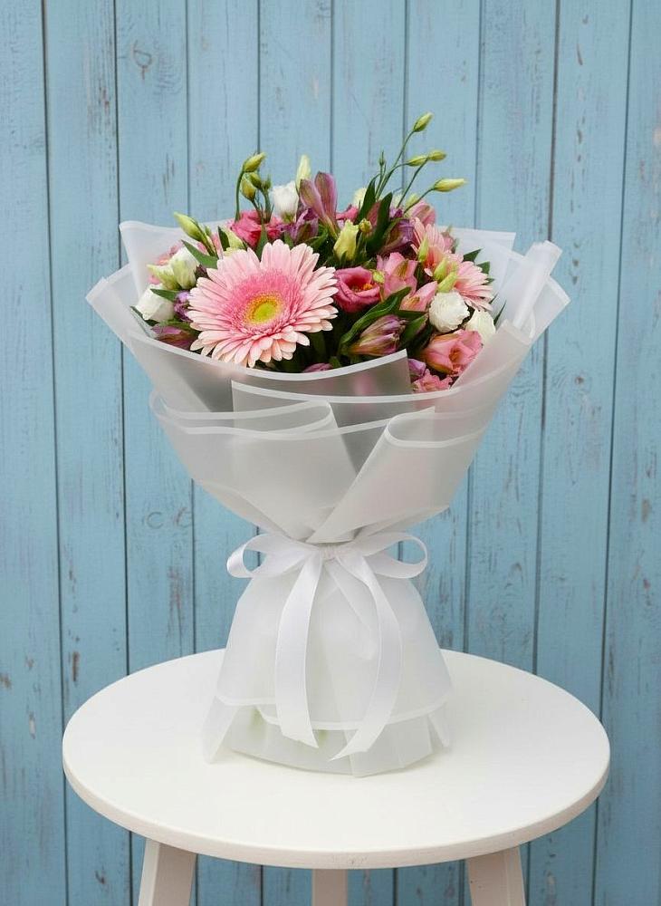 Букет цветов из: Герберы, Альстромерии и Лизиантусы в Кораблино