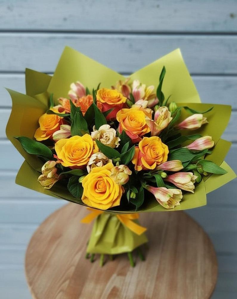 Букет цветов из: Альстромерии и Розы в Кораблино