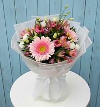 Букет цветов из:  Герберы, Альстромерии и Лизиантусы #REPLACE_PRED# Кораблино