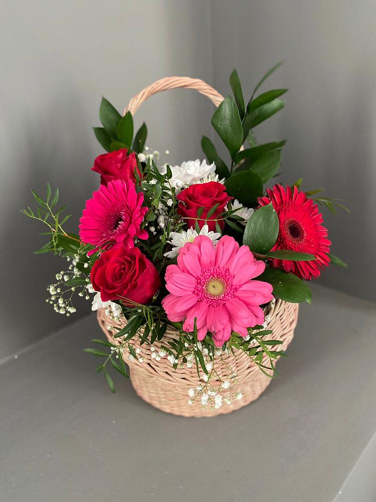 Цветочная композиция из Розы, Хризантемы и Герберы в корзине в Кораблино