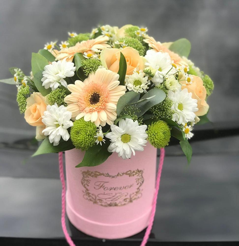 Цветочная композиция из Розы, Герберы и Хризантемы в шляпной коробке в Кораблино